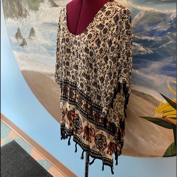 Poncho style top - Picture 2 of 5